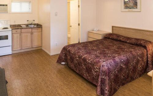 Beachside Motel Пентиктън Екстериор снимка