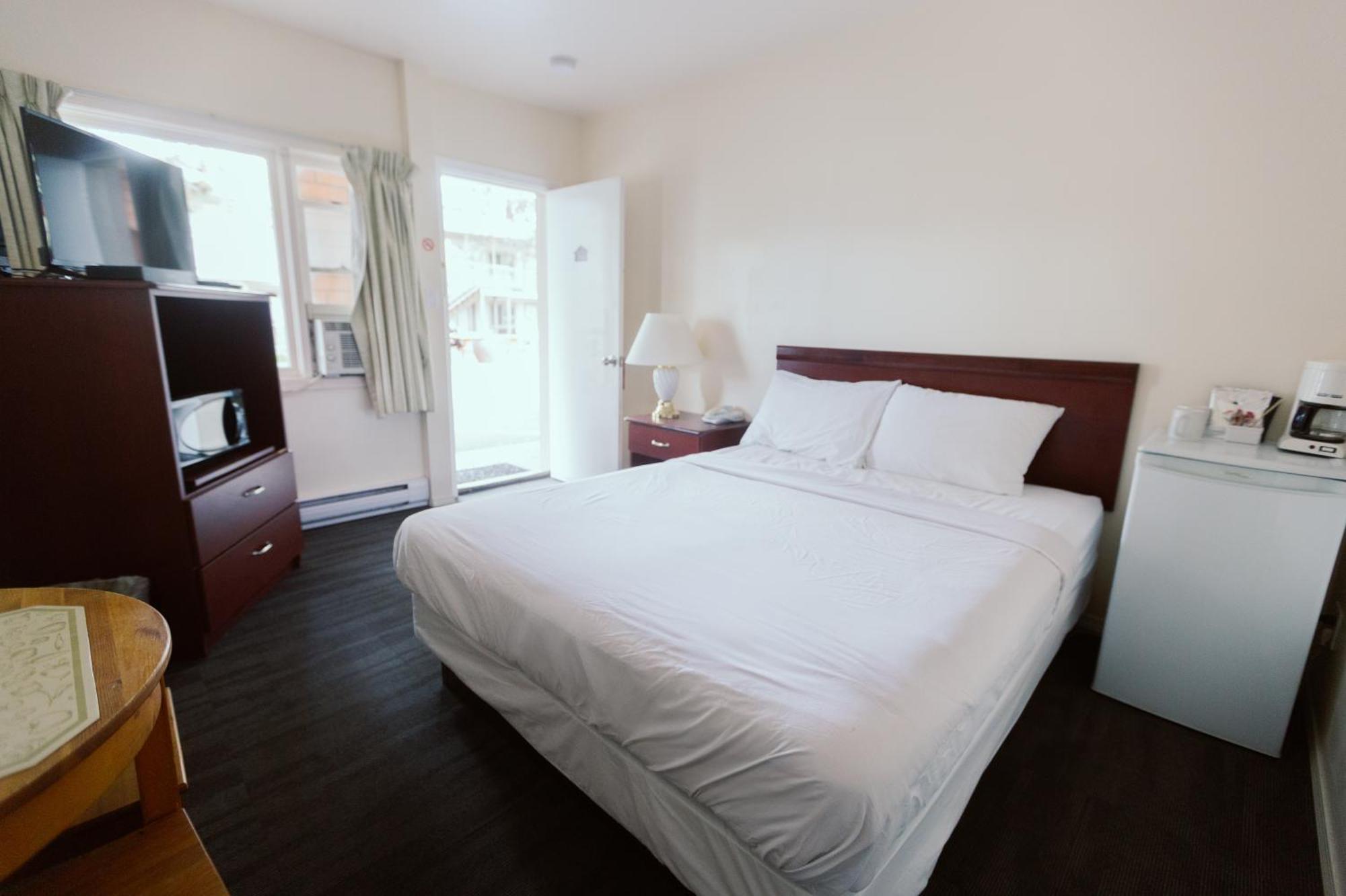 Beachside Motel Пентиктън Екстериор снимка